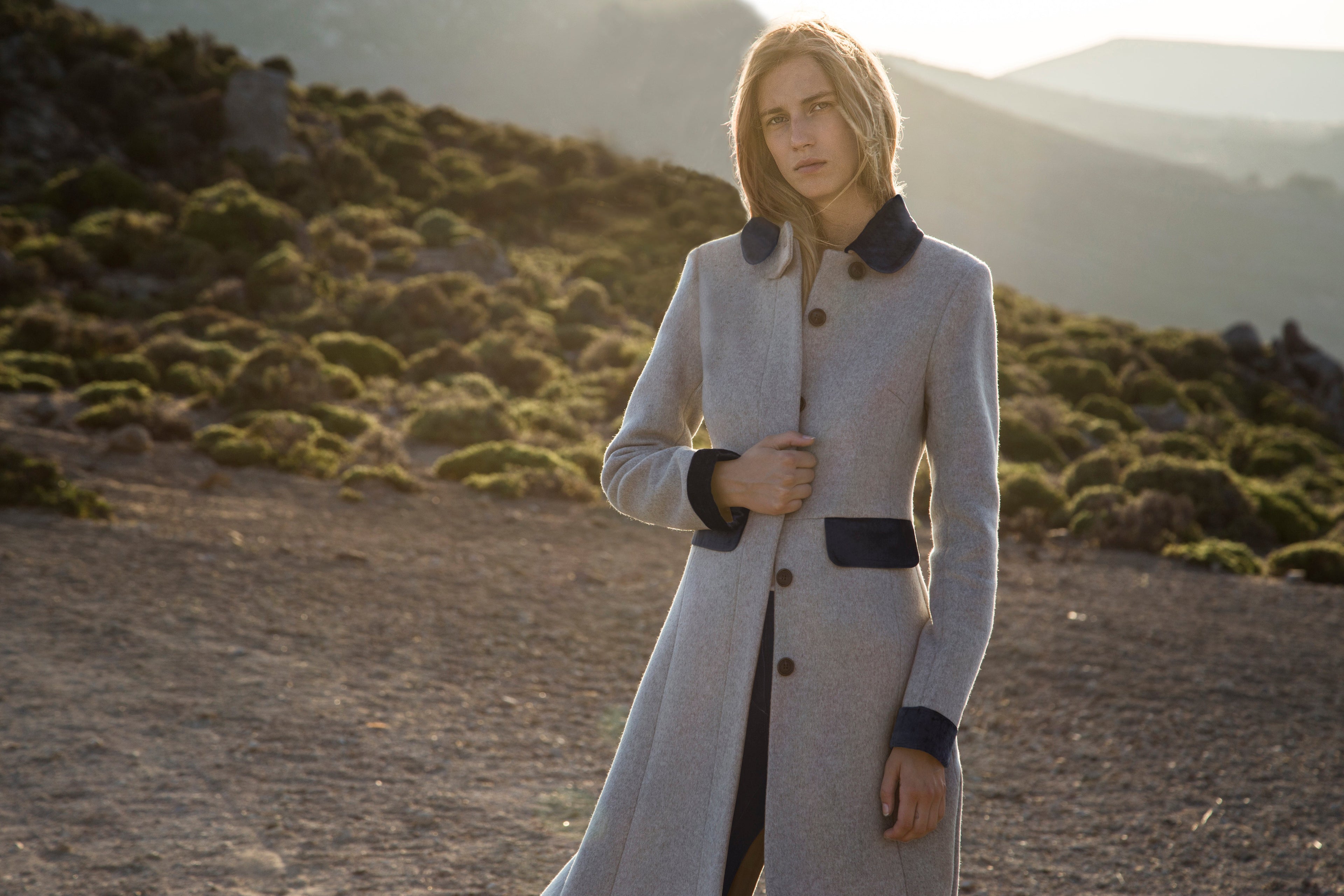 プリンセスの仕立て屋「キャサリン・フッカー」復刻コート入荷！