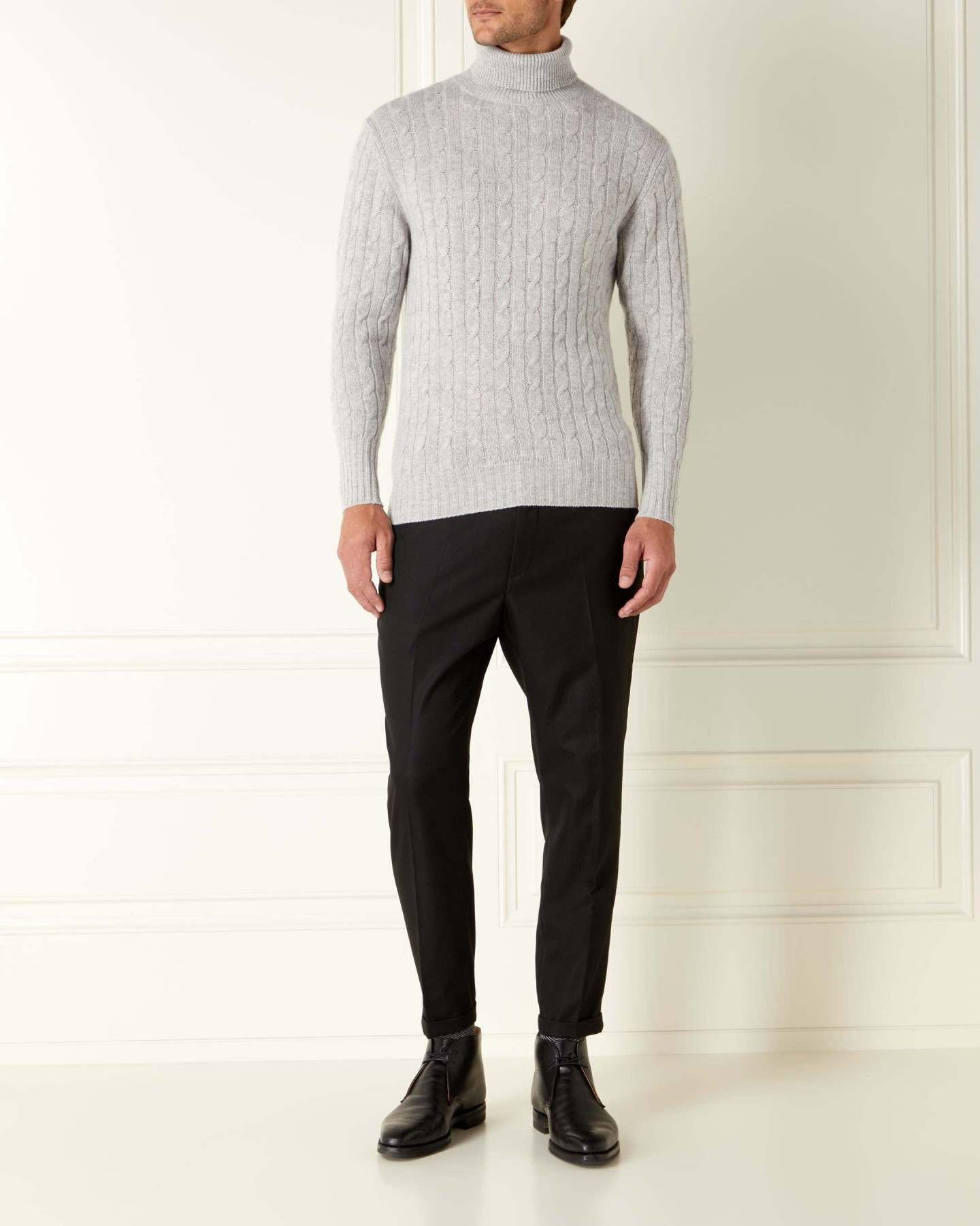 【予約商品】『007 / ノー・タイム・トゥ・ダイ』ケーブル ロールネック カシミアセーター/ グレー