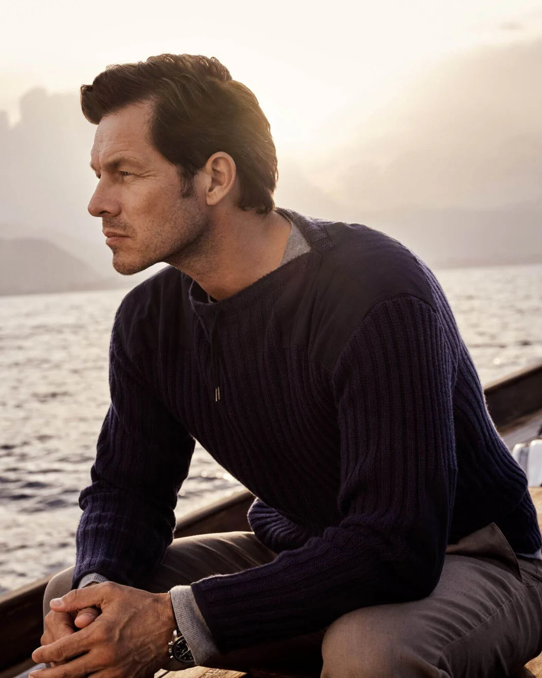 【予約商品】『007 / ノー・タイム・トゥ・ダイ』リブ付きアーミーセーター　/　ネイビーブルー