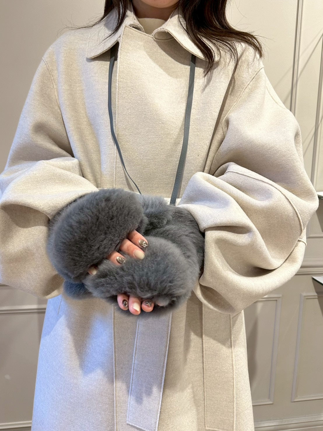 スリット ミトン／キャビアグレー